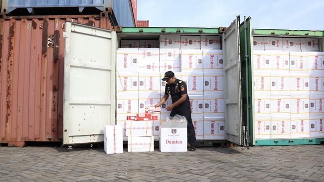 Bea Cukai Gagalkan Impor 16 Kontainer Rokok Ilegal dari UAE