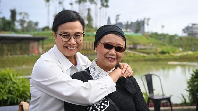 Menteri Keuangan Sri Mulyani memuji akselerasi pembangunan Ibu Kota Nusantara (IKN) saat sidang kabinet perdana di Ibu Kota Nusantara (IKN).