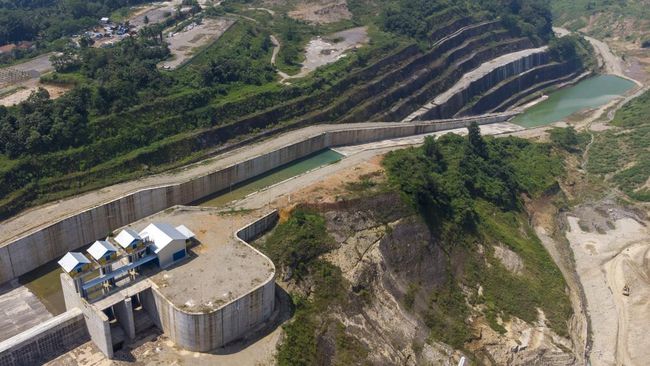 Jokowi Resmikan Bendungan Termahal Leuwikeris, Telan Anggaran Rp3,5 T