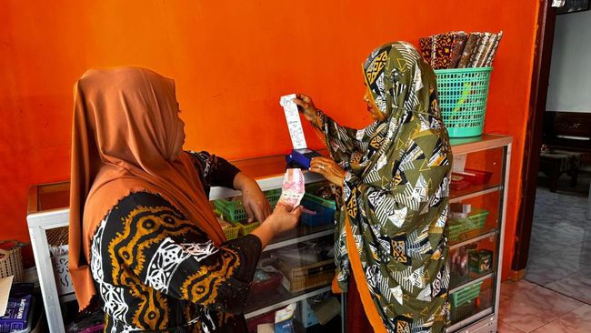 Mariyati, AgenBRILink Pahlawan Inklusi Keuangan di Pulau Lae-lae