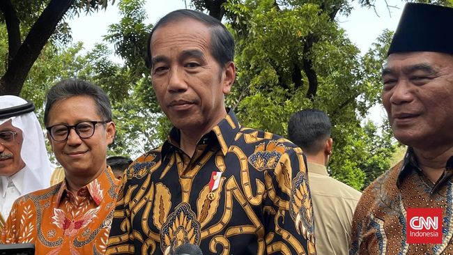 Jokowi soal Subsidi KRL Pakai NIK: Saya Enggak Tahu