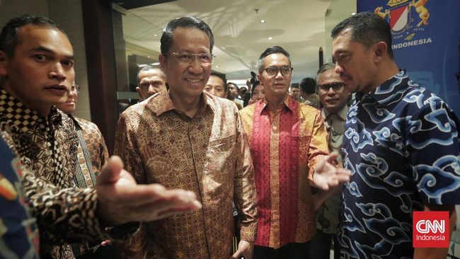 Menkumham Ikut Jumpa Pers Ketua Kadin versi Munaslub Anindya Bakrie