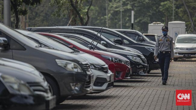 Penjelasan Beda Pajak Parkir dan Retribusi Parkir di DKI