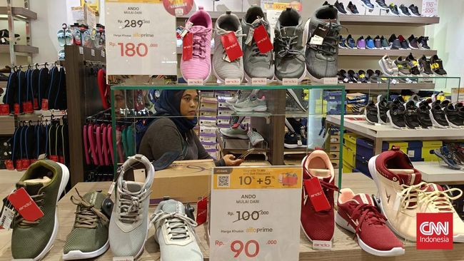 Transmart Complete Day Sale, Aneka Sandal hingga Sepatu Didiskon Berlipat