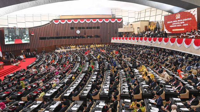 Besaran Gaji dan Fasilitas 580 Anggota DPR yang Dilantik Hari Ini