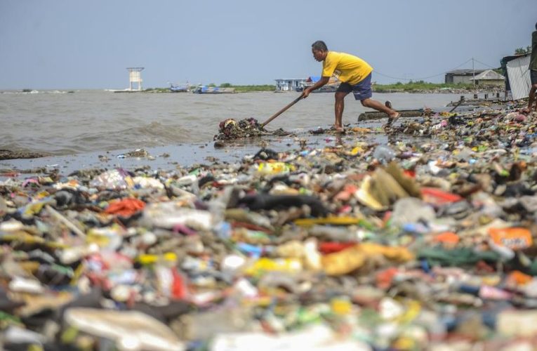 Perusahaan di RI Dukung World Plastic Treaty PBB untuk Atasi Sampah