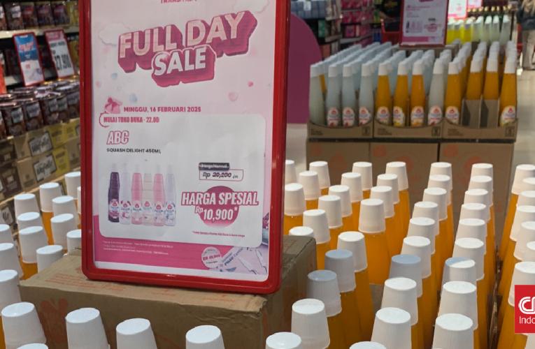 Jelang Puasa, Sirup Ramai Diburu Pengunjung Transmart Complete Day Sale