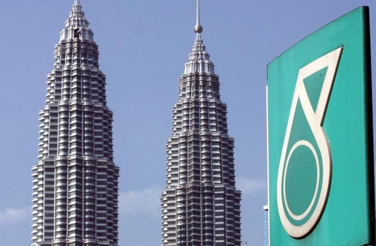 Petronas Bakal PHK Karyawan Demi ‘Bertahan Hidup’