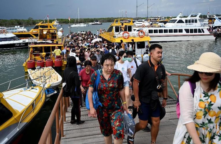 Kunjungan Turis Asing ke RI Naik di Kuartal I 2025, tapi Belanja Turun