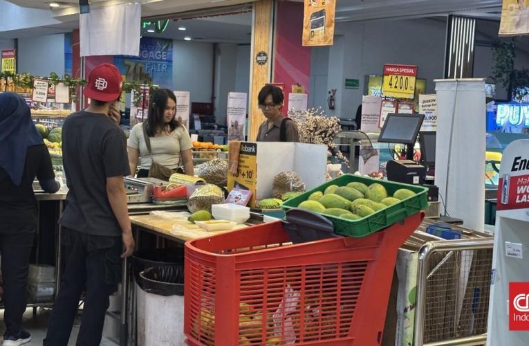 Borong Buah-buahan saat Transmart Complete Day Sale, Promonya Menggiurkan