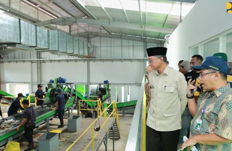 Menteri PU Tinjau TPST Pasuruhan, Dukung Borobudur Bersih Terawat