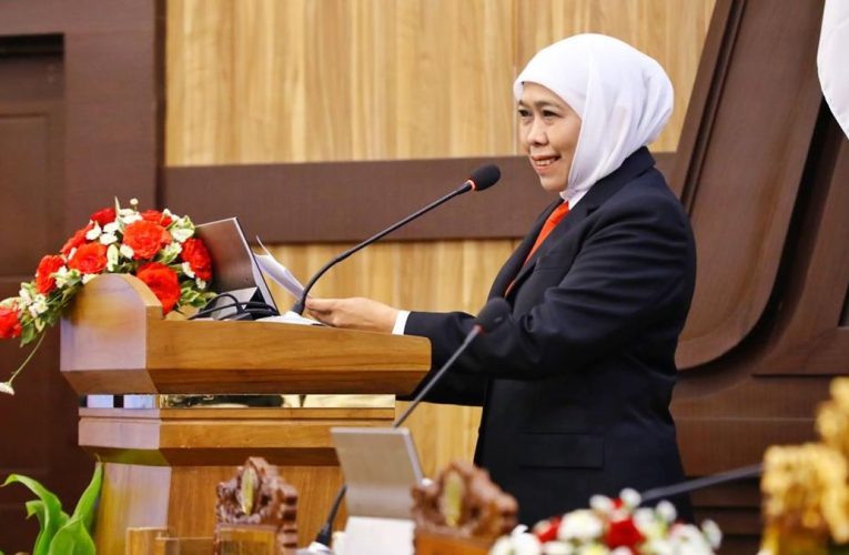 Alasan Khofifah Hapus Syarat Usia pada Lowongan Kerja di Jatim