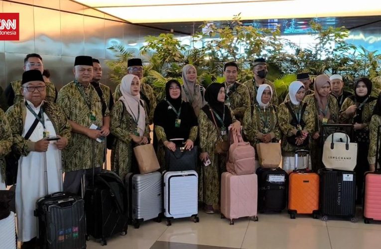 Alisan Excursion and Trip Berangkatkan 69 Jemaah Haji Khusus