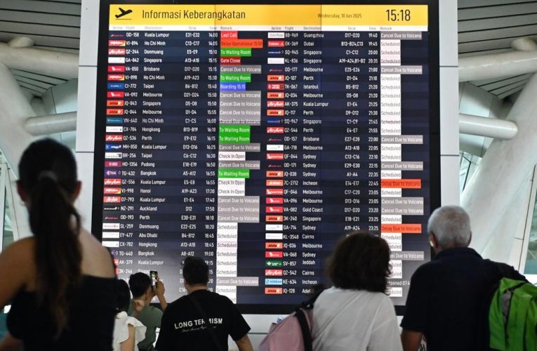 Penerbangan di Bandara Bali Kembali Commonplace Usai Erupsi Gunung Lewotobi