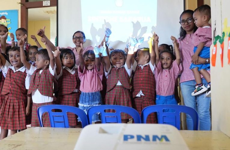 Kisah Guru TK di Pulau Saparua Pertahankan Sekolah Berkat PNM