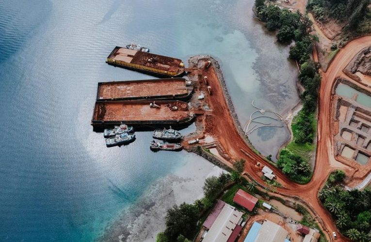 Bahlil Klaim Tambang Nikel Berjarak 30-40 Km dari Wisata Raja Ampat
