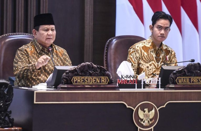 Presiden Juga Dapat Gaji ke-13, Segini yang Diterima Prabowo-Gibran