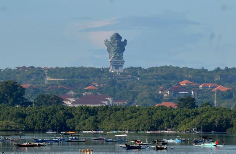 Bali Dikepung Bisnis Asing, Karma ‘Dosa’ Pariwisata?