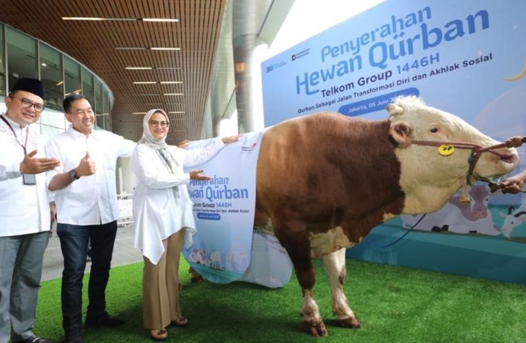 TelkomGroup Salurkan 946 Hewan Kurban untuk Masyarakat Indonesia