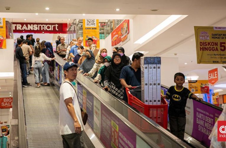 Tangga Lipat Multifungsi Cuma Rp1 Jutaan di Transmart Complete Day Sale