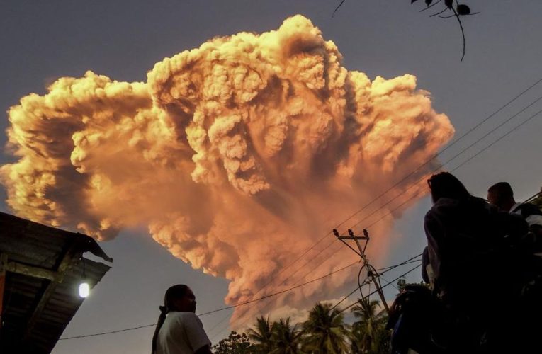 Dua Bandara di NTT Ditutup Imbas Letusan Gunung Lewotobi Laki-laki