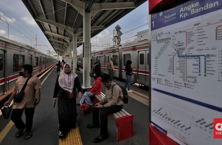 Padat Penumpang Stasiun Duri Memantik Usul Revitalisasi