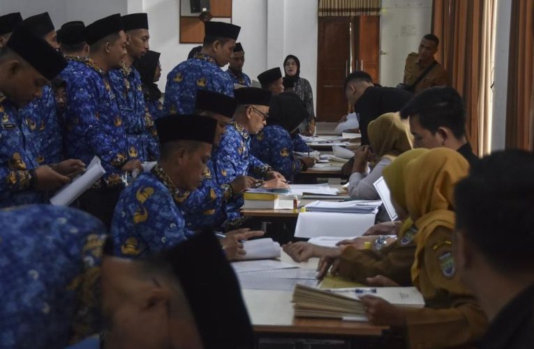 Benarkah Gaji PNS Naik Tahun Ini?
